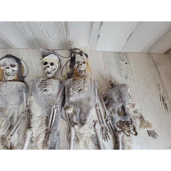 Skeleton‎ groom AS IS bride hanging Halloween prop decor set - Picture 3 of 9